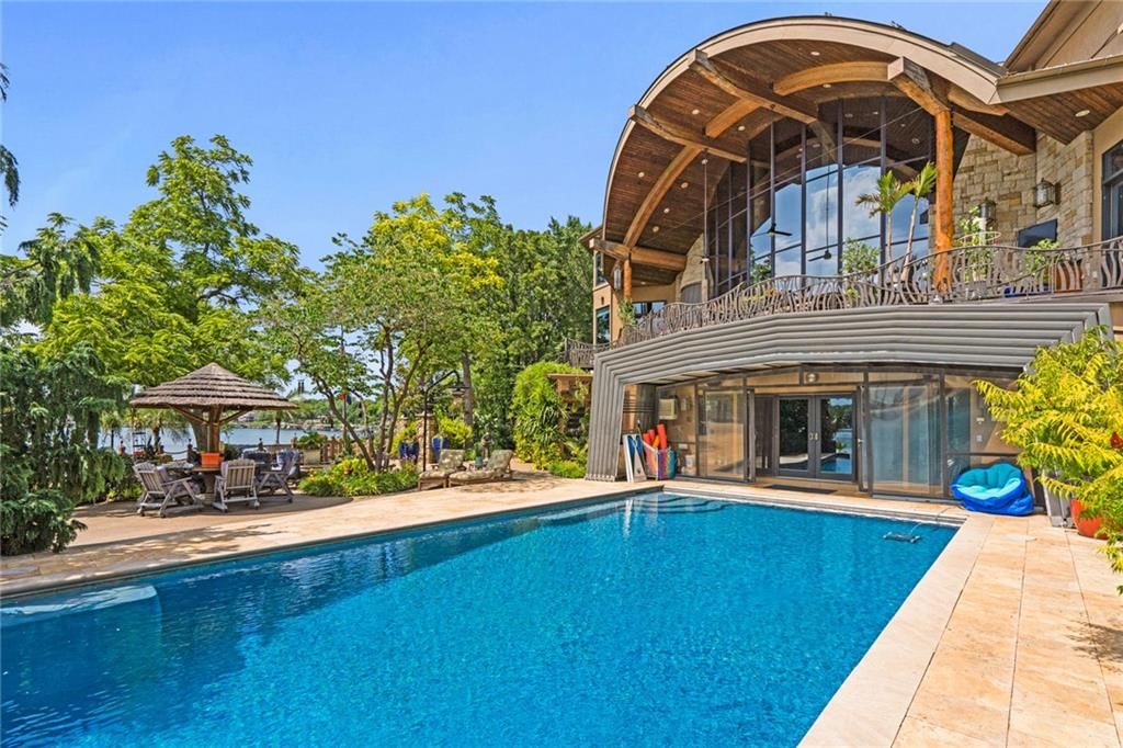 472 N Winnebago Drive, Lake Winnebago, MO