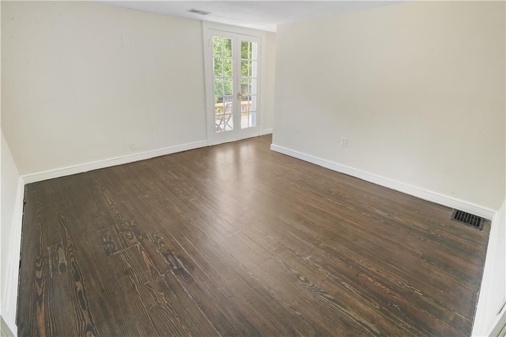 930 S Washington Street — photo 24