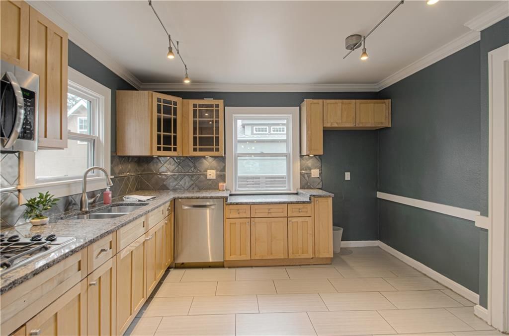 1012 W 71st Terrace — photo 15