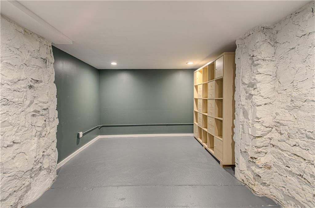 1012 W 71st Terrace — photo 32