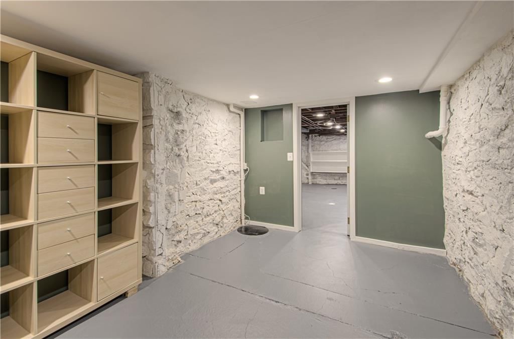 1012 W 71st Terrace — photo 33