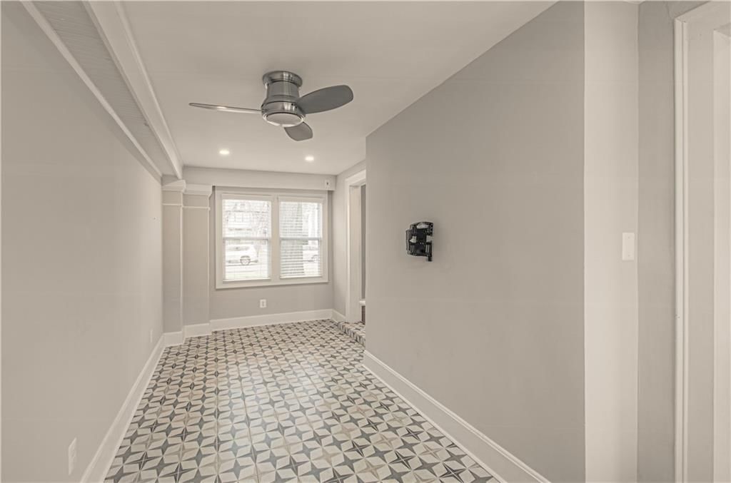 1012 W 71st Terrace — photo 9