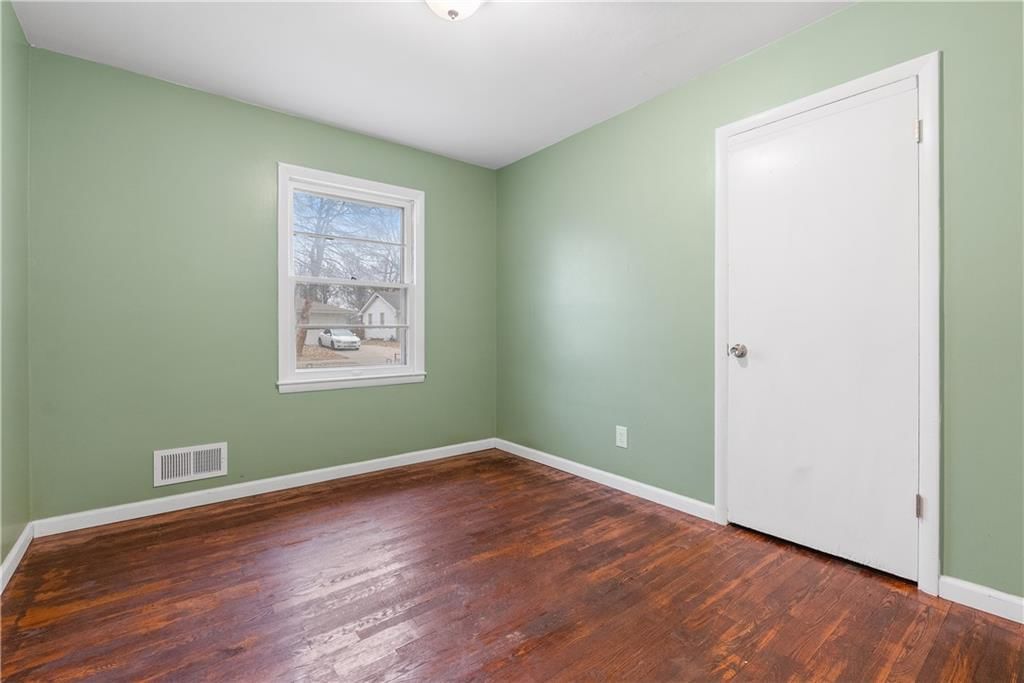 8212 E 85th Terrace — photo 21