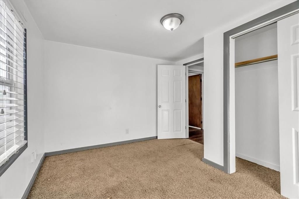 136 N Brookside Avenue — photo 14