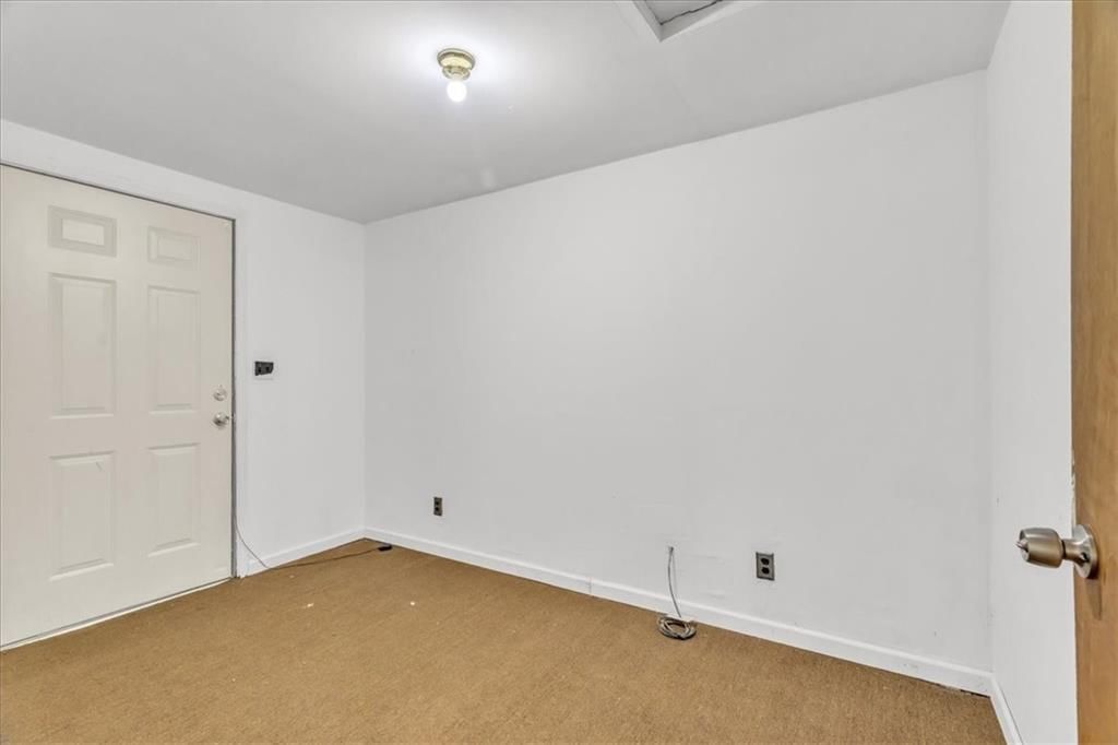 136 N Brookside Avenue — photo 15