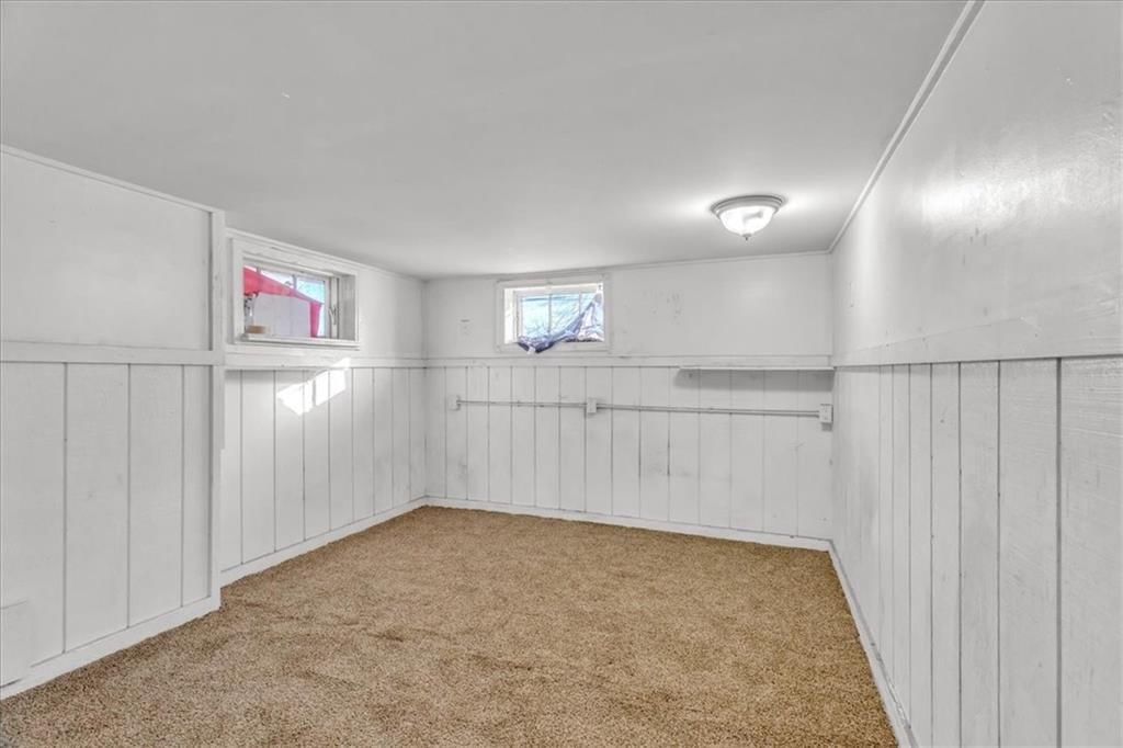 136 N Brookside Avenue — photo 17