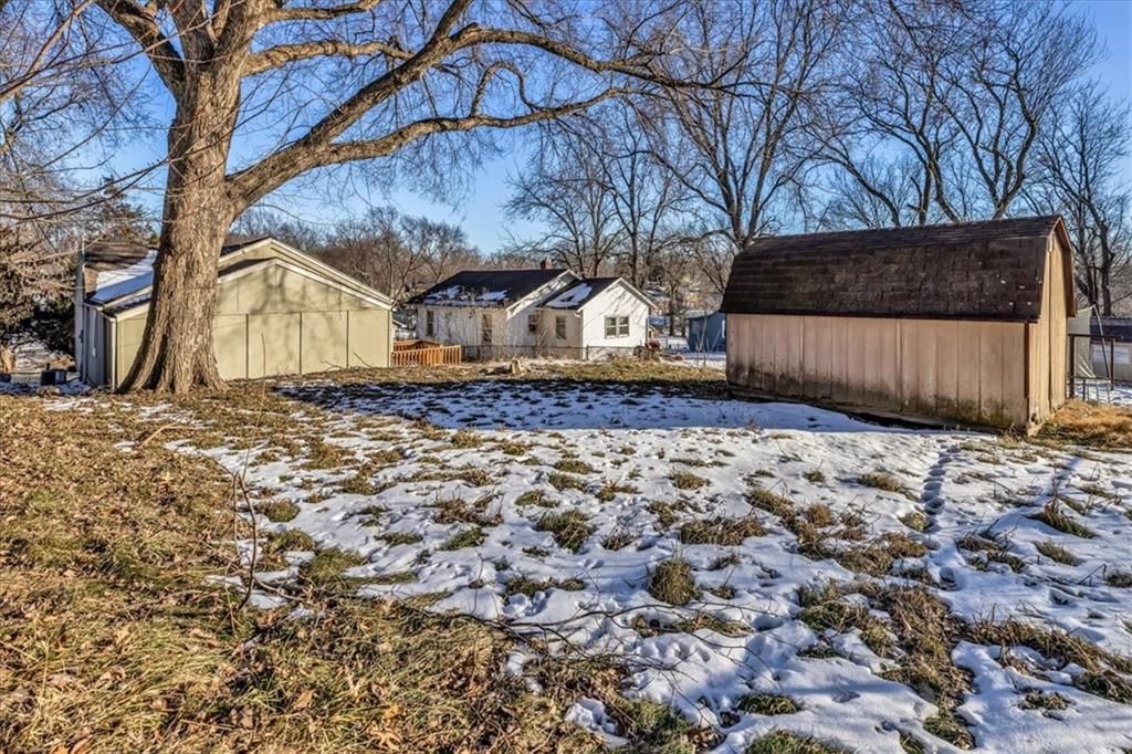 136 N Brookside Avenue — photo 23