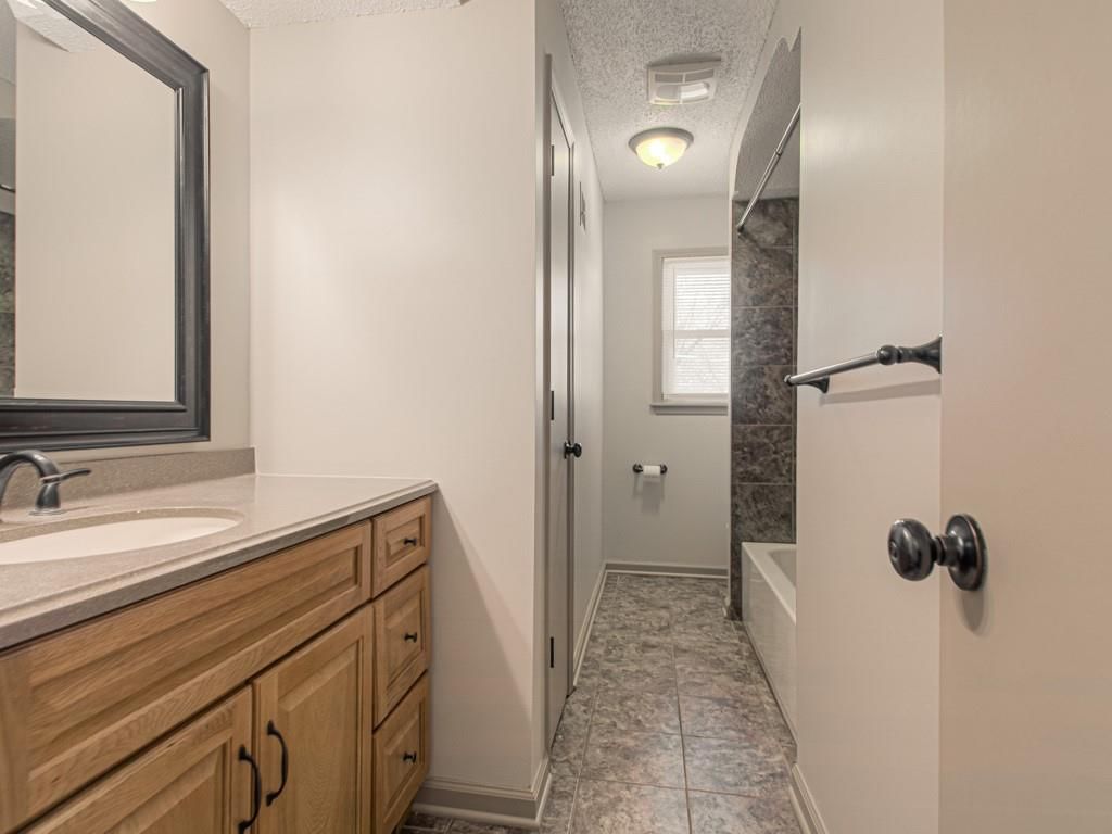 4010 NE ANTIOCH Road — photo 11