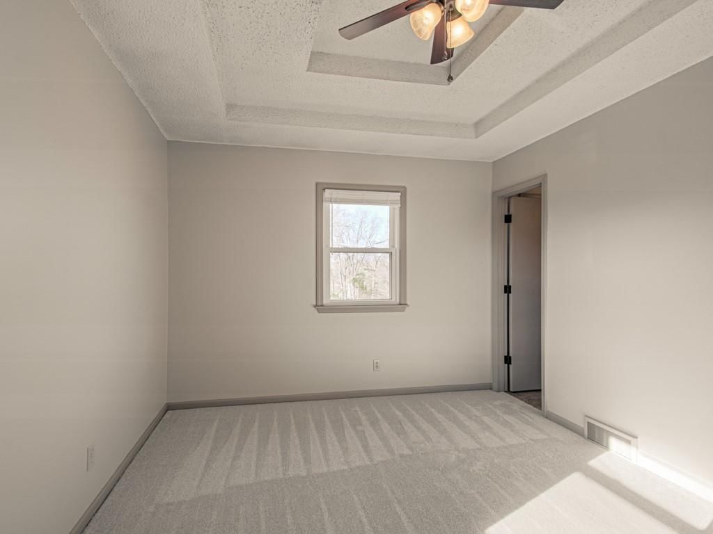 4010 NE ANTIOCH Road — photo 13