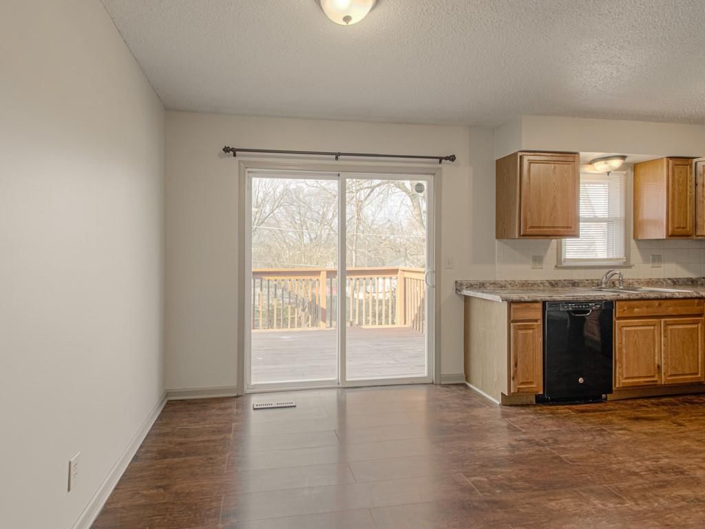 4010 NE ANTIOCH Road — photo 17