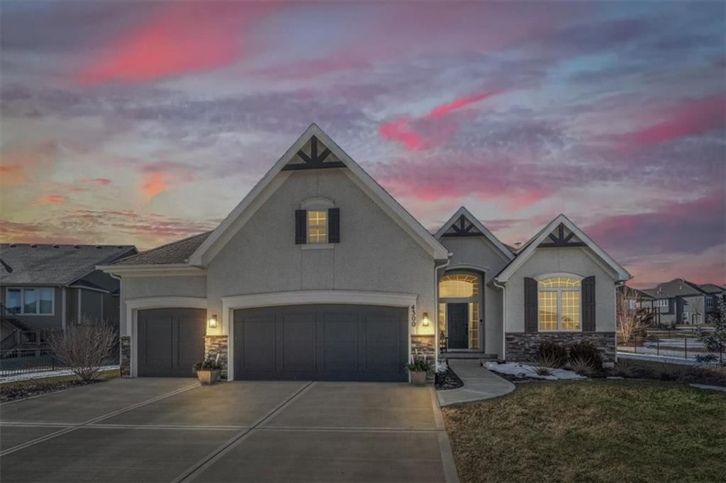 4300 Lakeshore Drive — photo 3