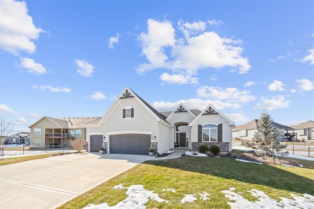 4300 Lakeshore Drive — photo 4