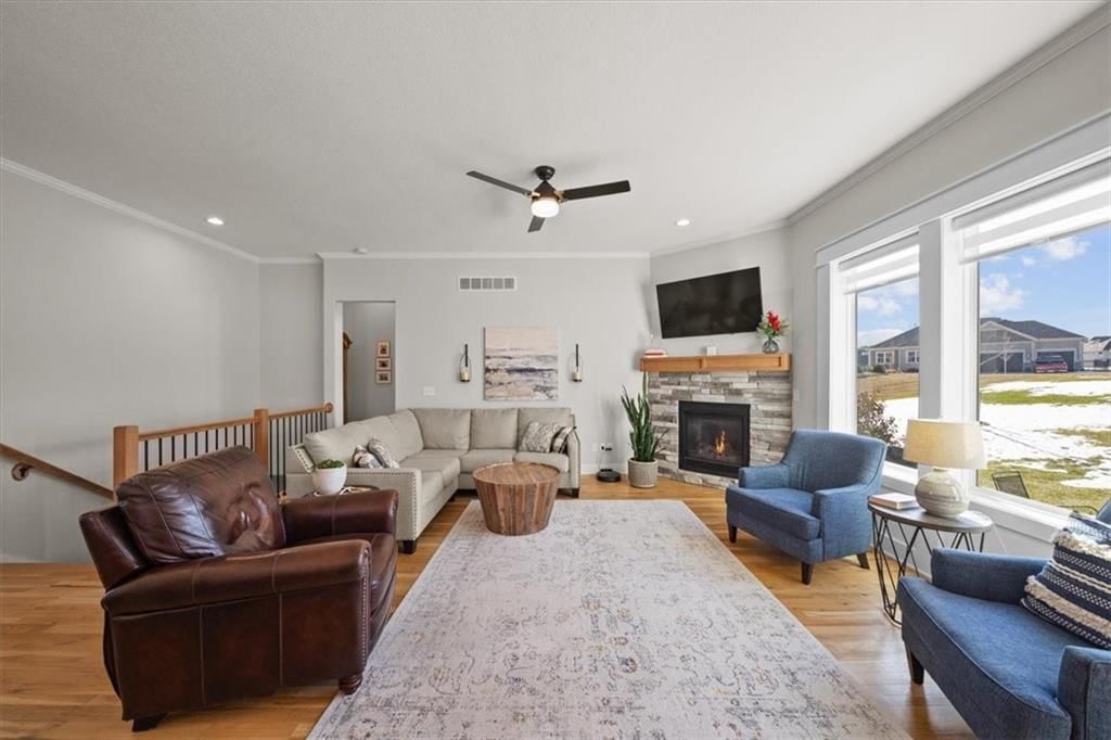 4300 Lakeshore Drive — photo 10