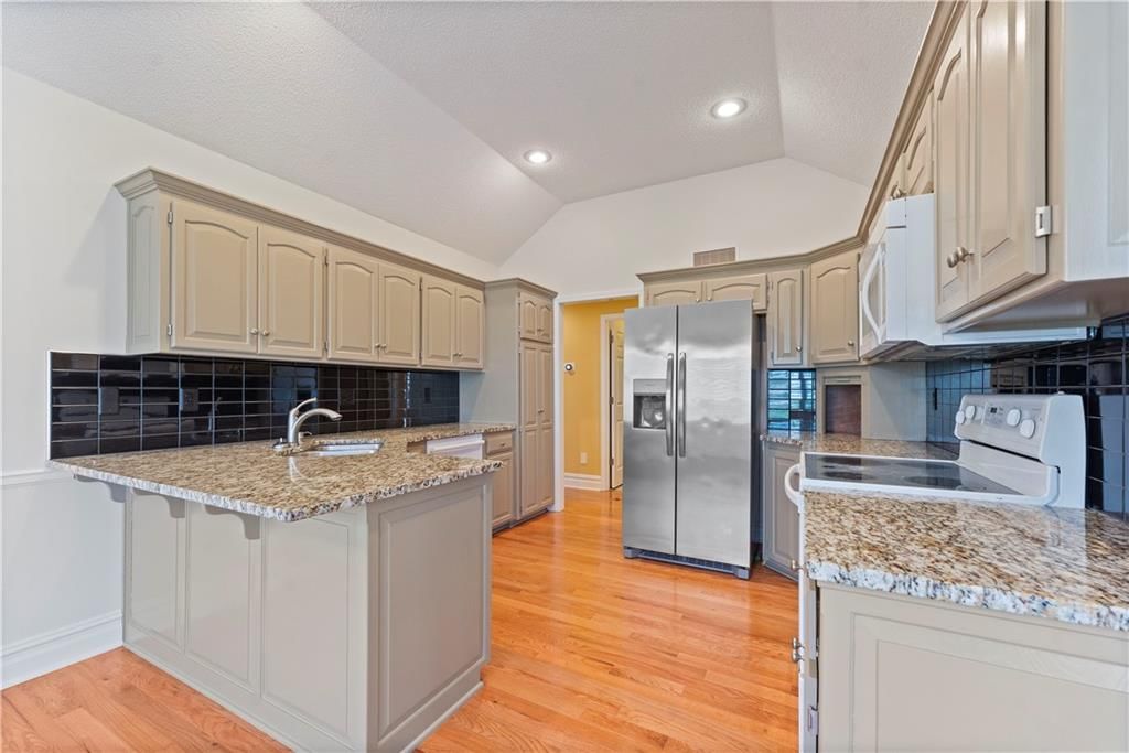 17812 E 30th Street — photo 21