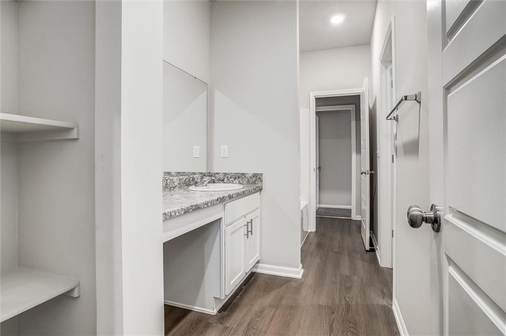 533 SE Laurel Drive — photo 12