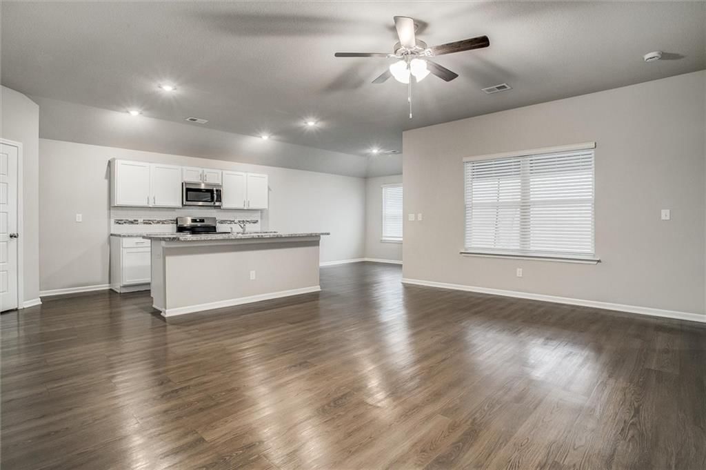 533 SE Laurel Drive — photo 15