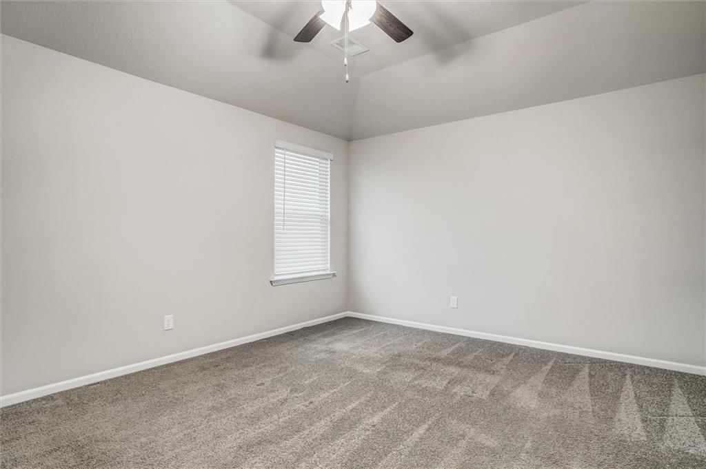 533 SE Laurel Drive — photo 23
