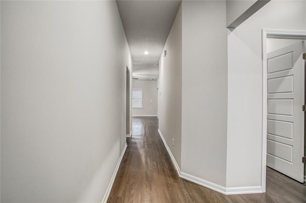 533 SE Laurel Drive — photo 7
