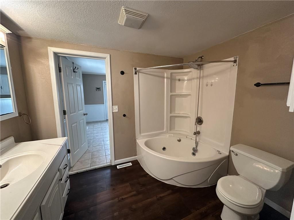 523 W 3RD Street — photo 9