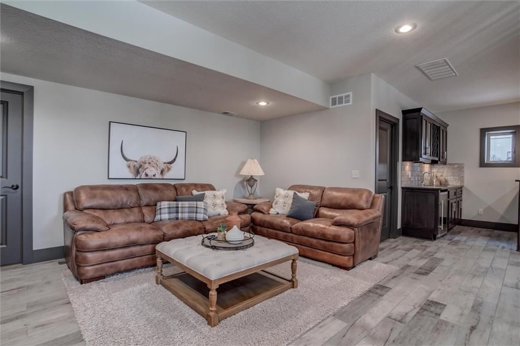 9856 Garden Street — photo 28