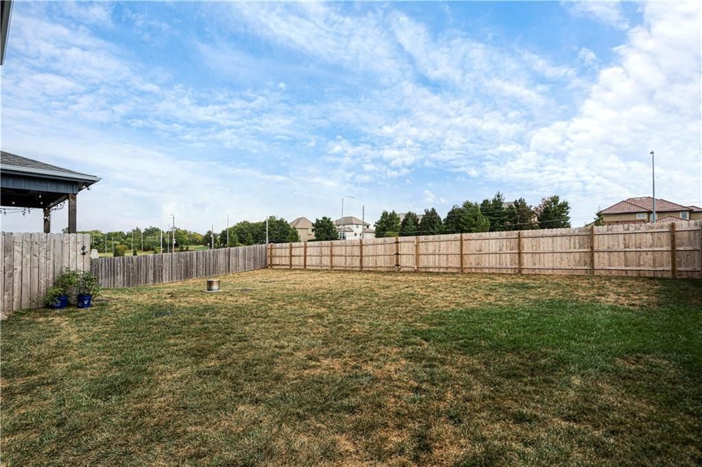10605 N Fisk Avenue — photo 32