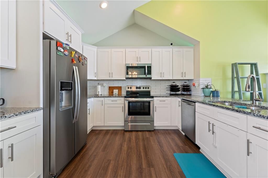 2220 Pemberton Drive — photo 12