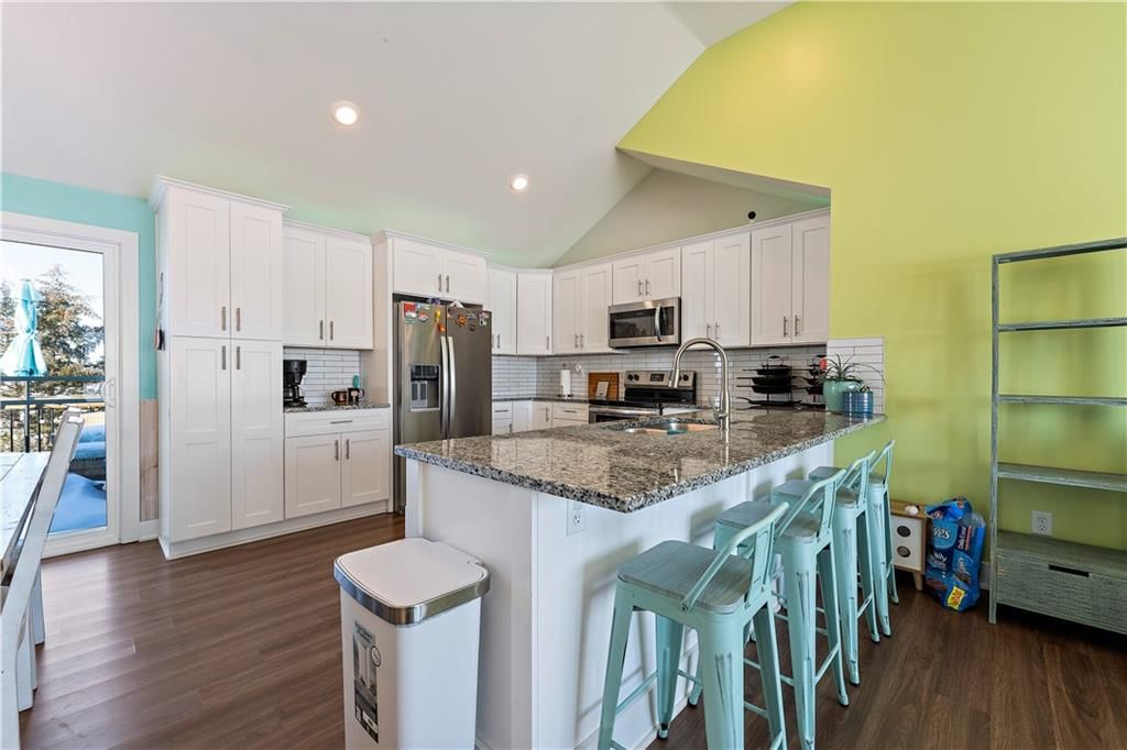 2220 Pemberton Drive — photo 8