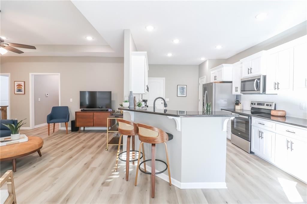 1506 Stoneybrooke Drive — photo 3