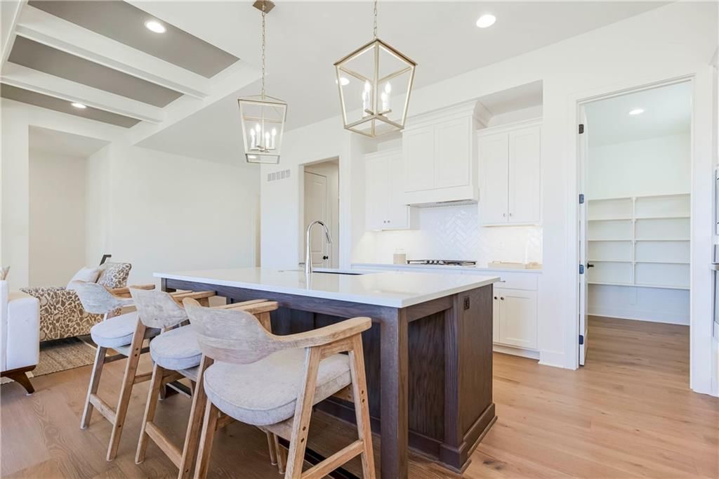 4218 W 158TH Terrace — photo 8