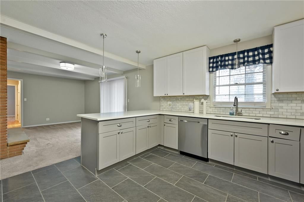 8601 Maywood Avenue — photo 17