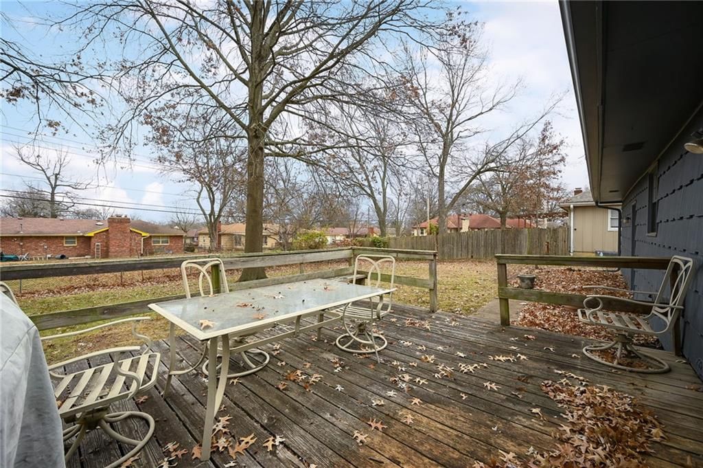 8601 Maywood Avenue — photo 18
