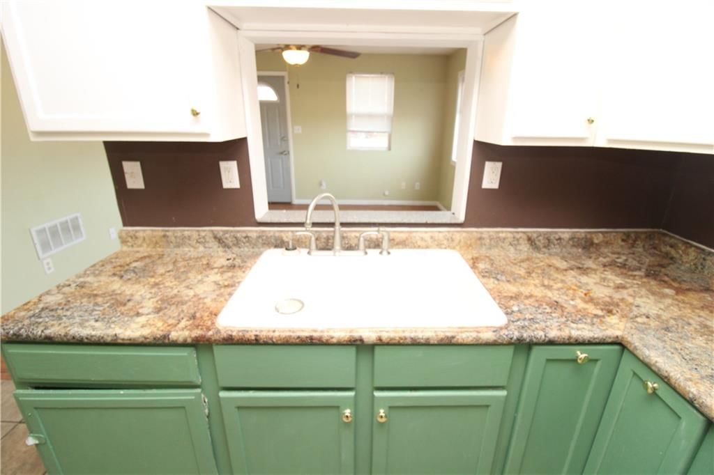 271 Meridian Street — photo 6