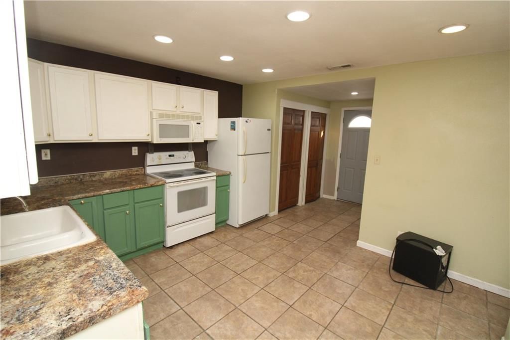 271 Meridian Street — photo 7