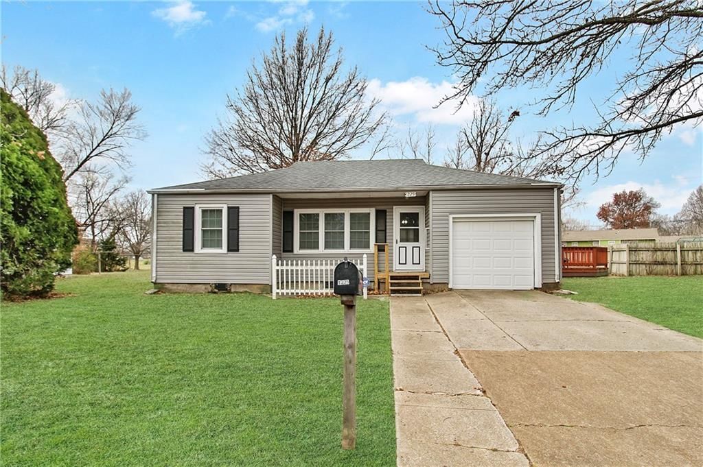 1223 Kimball Avenue — photo 2