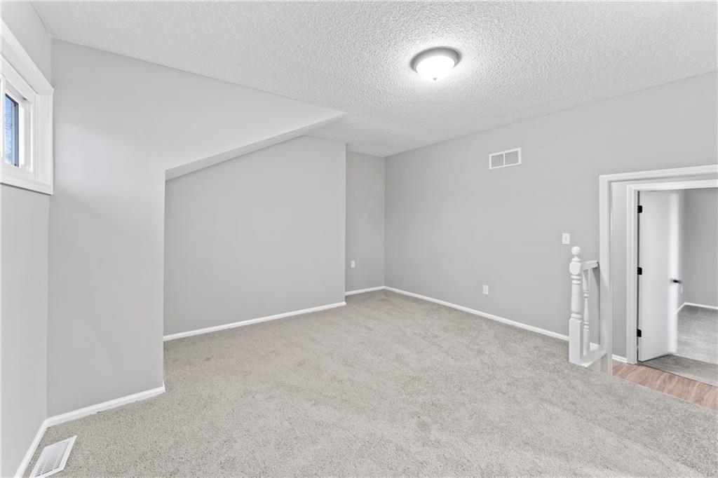 1217 E Jamestown Drive — photo 32