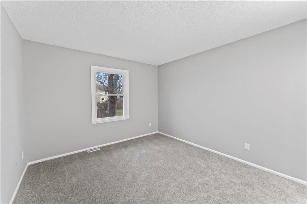 1217 E Jamestown Drive — photo 36