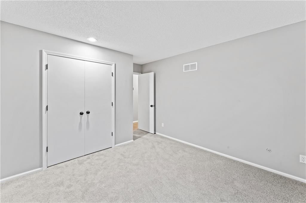 1217 E Jamestown Drive — photo 38