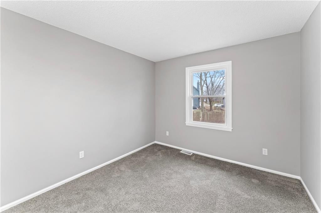 1217 E Jamestown Drive — photo 41