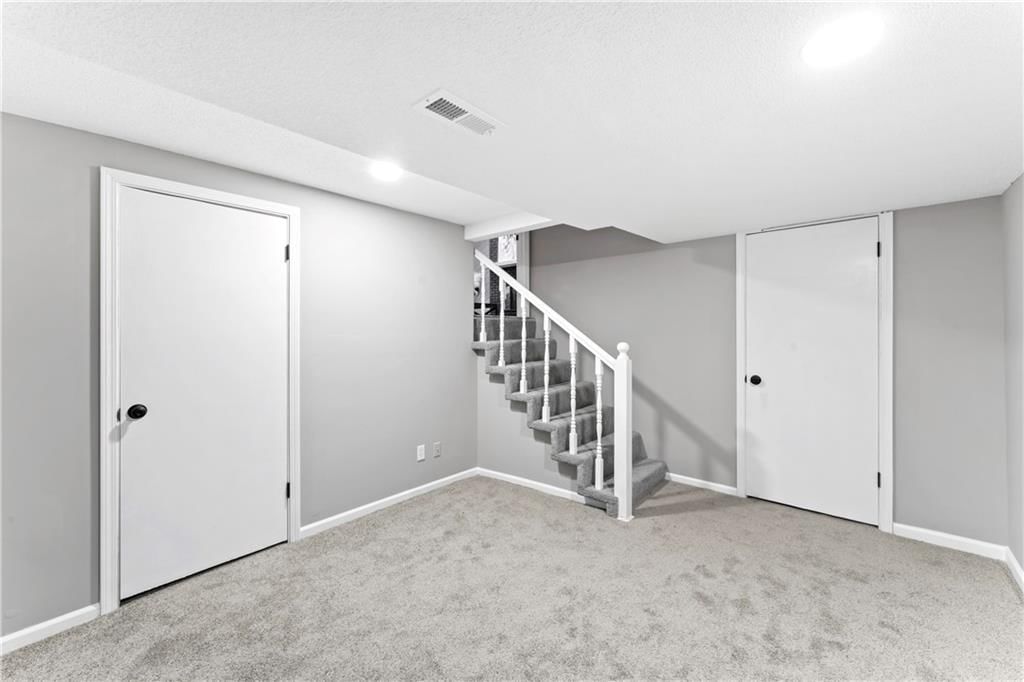 1217 E Jamestown Drive — photo 44