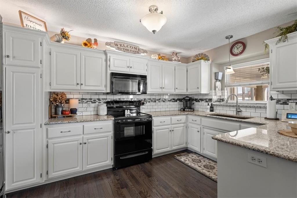 707 Hibiscus Circle — photo 11