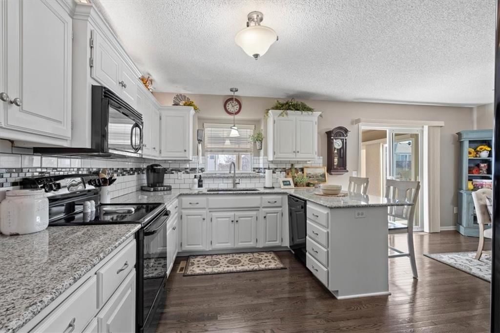 707 Hibiscus Circle — photo 12
