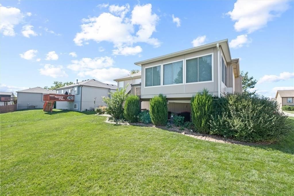 707 Hibiscus Circle — photo 32