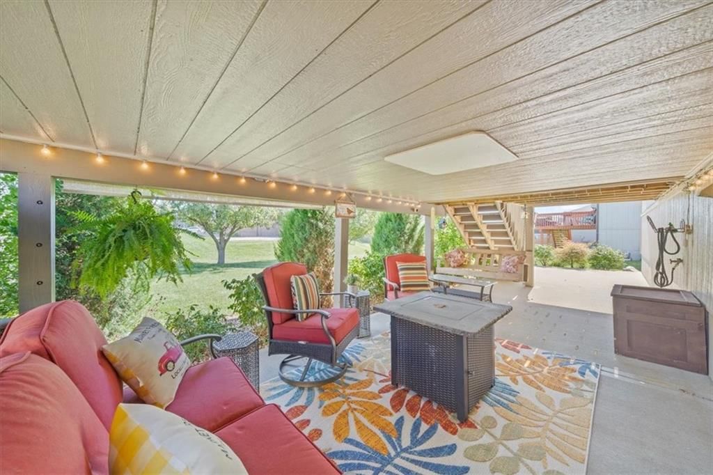 707 Hibiscus Circle — photo 35