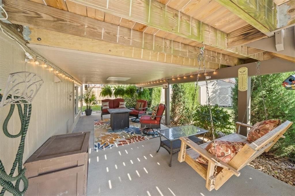 707 Hibiscus Circle — photo 38