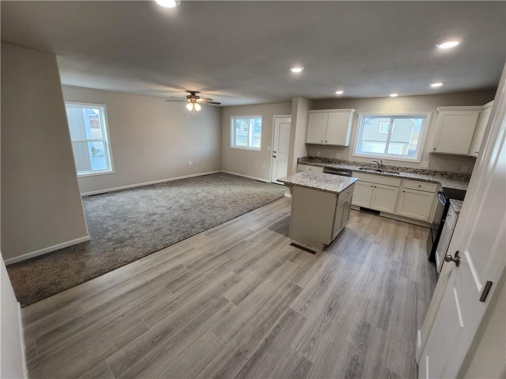 131 McCartney Lane — photo 3