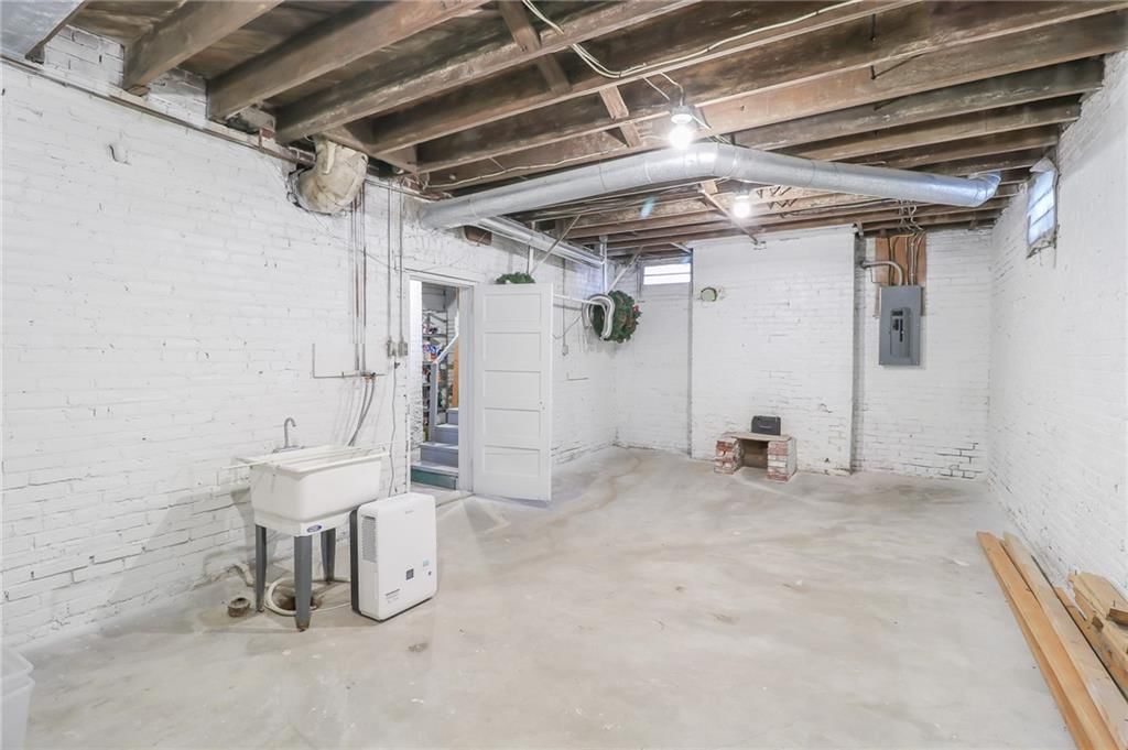 2609 Felix Street — photo 33