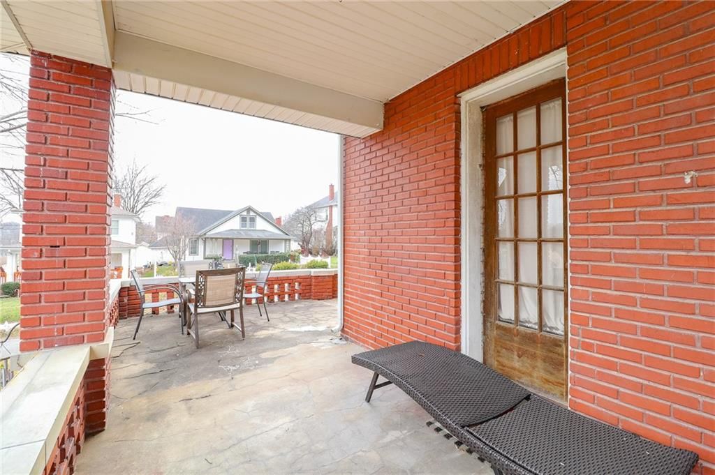 2609 Felix Street — photo 36