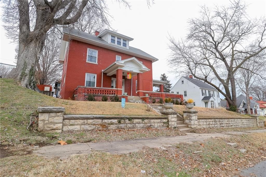 2609 Felix Street — photo 42