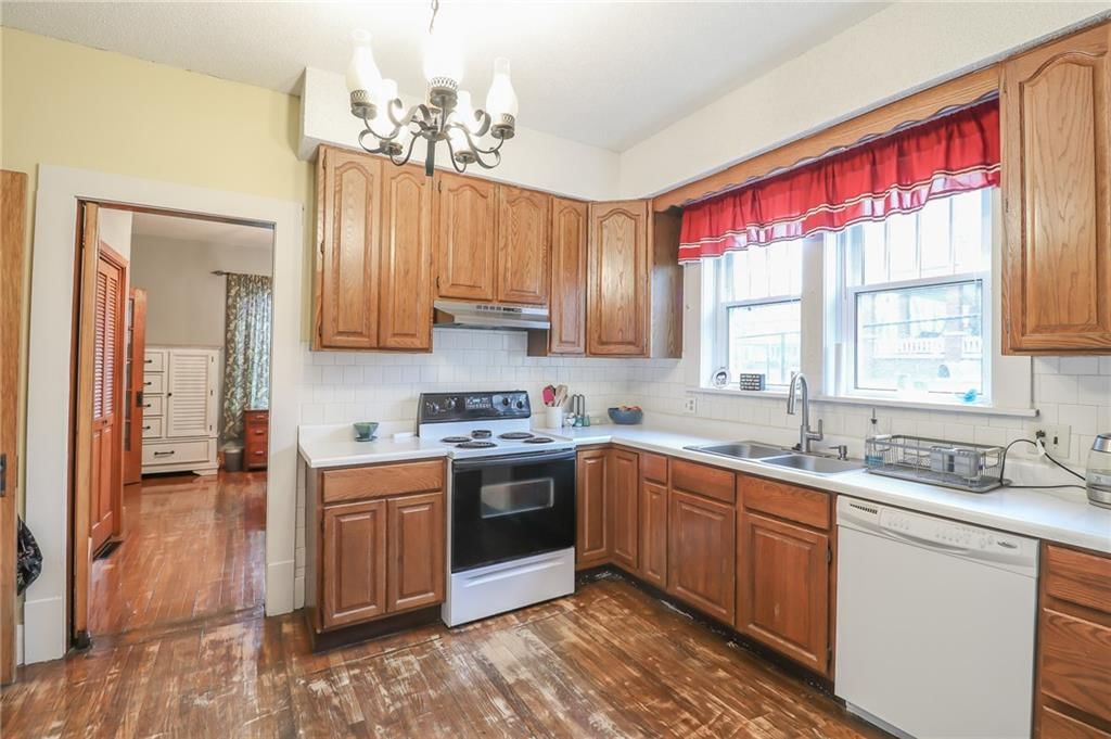 2609 Felix Street — photo 10
