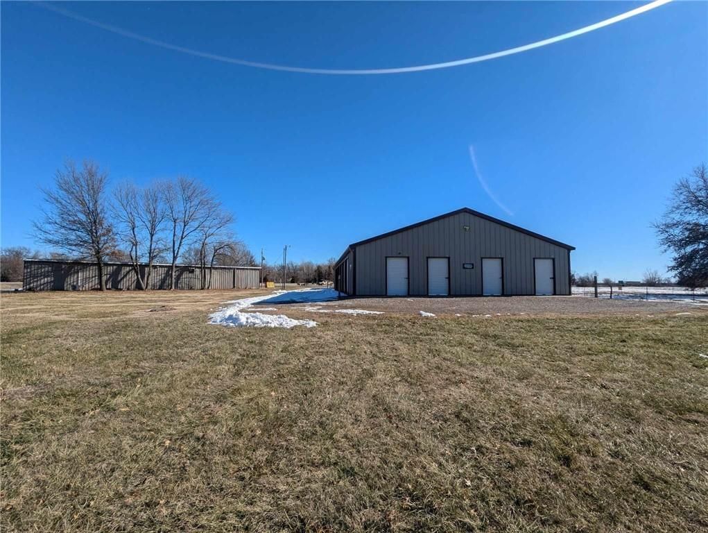 127 N 69 Highway — photo 25